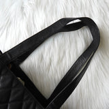 シャネル ターンロックチェーン キャビアスキン トートバッグ ブラック - NEWSED