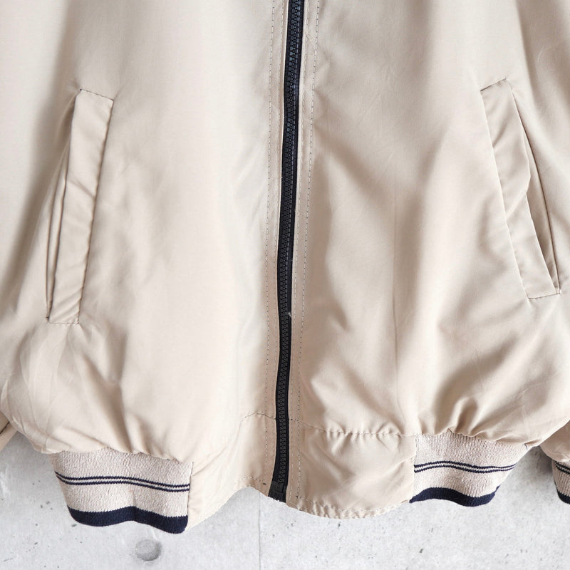 ラコステ リバーシブル ブルゾン スタジャン ロゴパッチ ダークネイビー/ベージュ - NEWSED