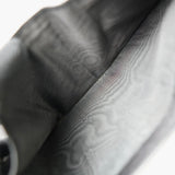 プラダ トライアングルロゴ サフィアーノ レザー 三つ折り財布 ブラック - NEWSED