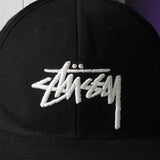 ステューシー ロゴ キャップ ブラック - NEWSED
