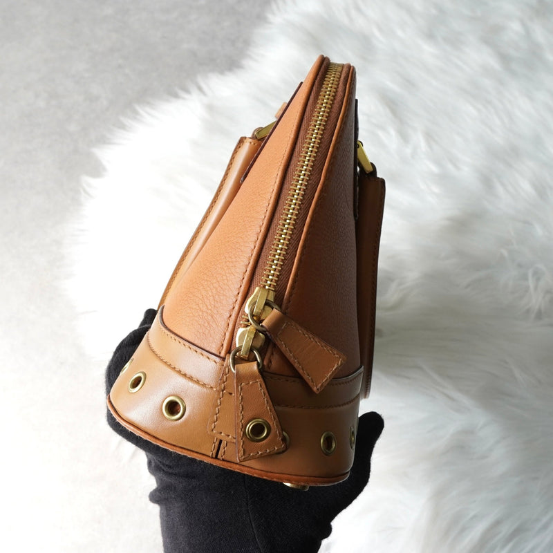 ディオール レザー ハンドバッグ 自立型 キャメル - NEWSED