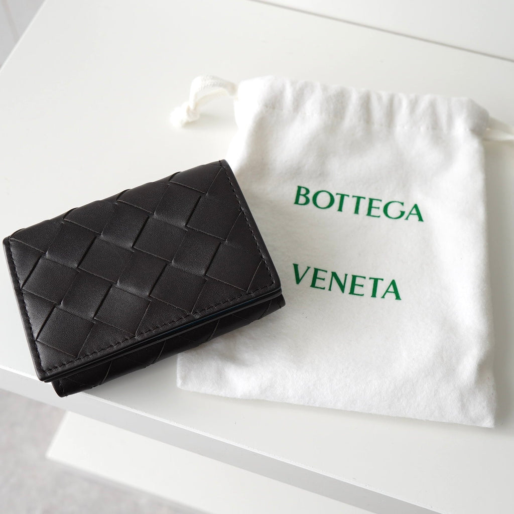 ボッテガ ヴェネタ イントレチャート タイニー レザー 三つ折りウォレット コンパクトウォレット ダークブラウン / ブルー 保存袋付き