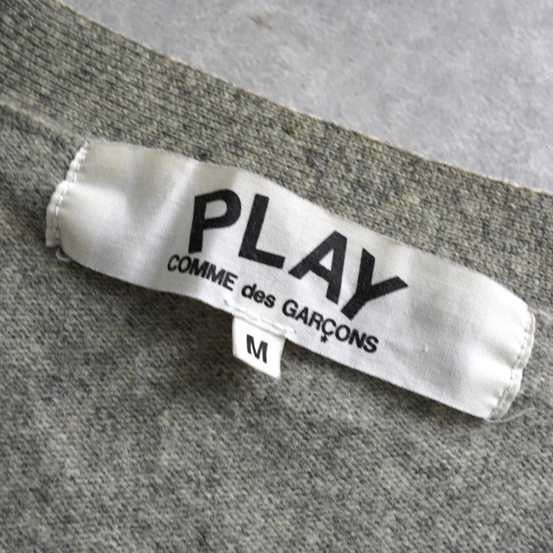 プレイ コム デ ギャルソン ハートロゴ カーディガン グレー - NEWSED