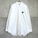 プレイ コム デ ギャルソン ハートロゴ 長袖シャツ ホワイト / ブラック - NEWSED