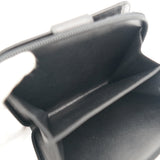 プラダ トライアングルロゴ サフィアーノレザー ラウンドジップ コンパクトウォレット 二つ折り財布 ブラック 箱付き - NEWSED