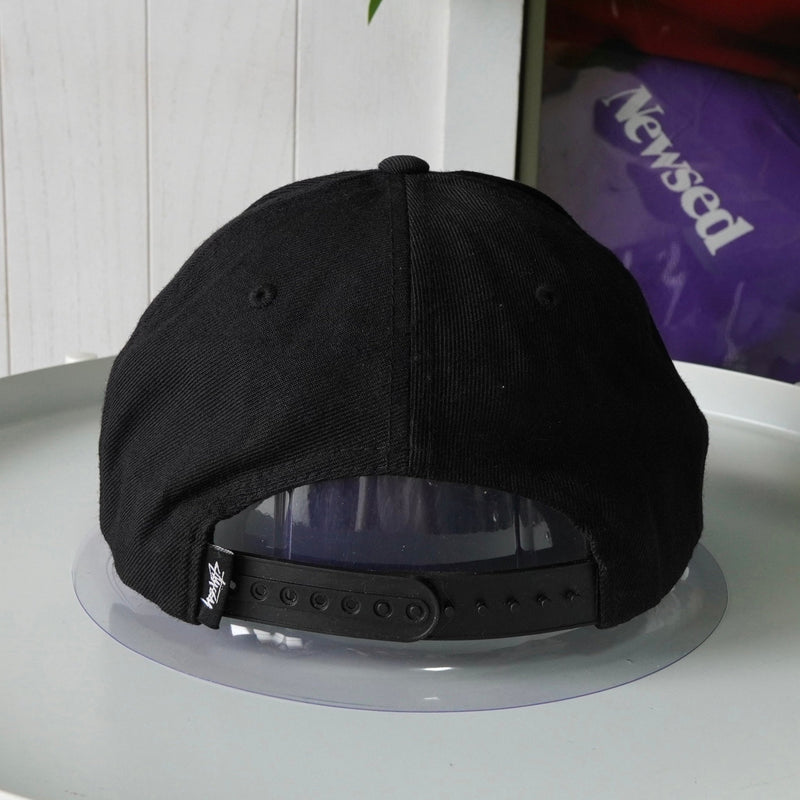 ステューシー ロゴ キャップ ブラック - NEWSED