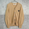 プレイ コム デ ギャルソン ハートロゴ カーディガン ベージュ
