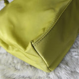 プラダ ポコノ テスート ナイロン 三角プレート トートバッグ ライムグリーン - NEWSED