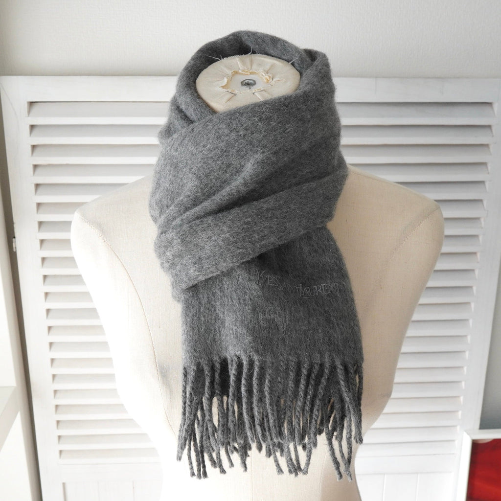 イヴ サンローラン マフラー ロゴ 刺繍 グレー | ブランド古着を扱う