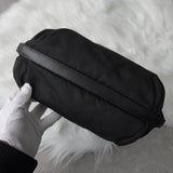 プラダ ポコノ テスート ナイロン サフィアーノ レザー ハンドバッグ ワンハンドル 三角プレート ブラック - NEWSED