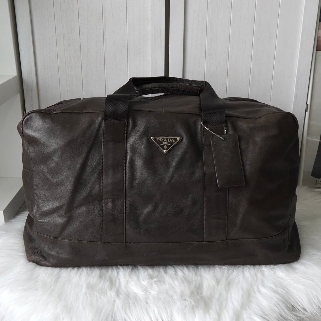 Prada 棕色三角形徽标皮革波士顿包