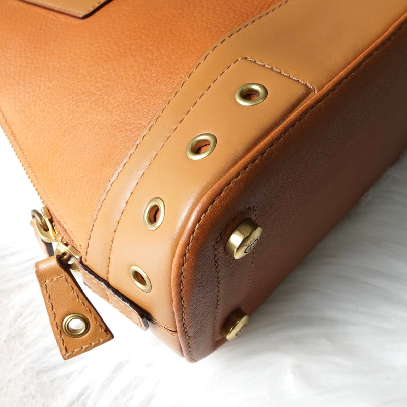 ディオール レザー ハンドバッグ 自立型 キャメル - NEWSED