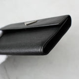 プラダ サフィアーノレザー トライアングルロゴ 三つ折り財布 ブラック - NEWSED