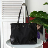 プラダ テスート ポコノ ナイロン サフィアーノ レザー トライアングルロゴ トートバッグ ブラック - NEWSED