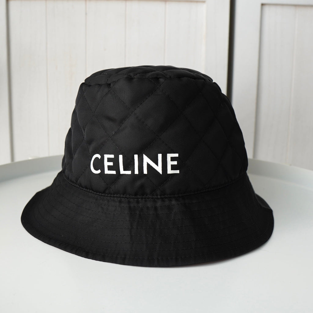 セリーヌロゴキルティングバケットハット