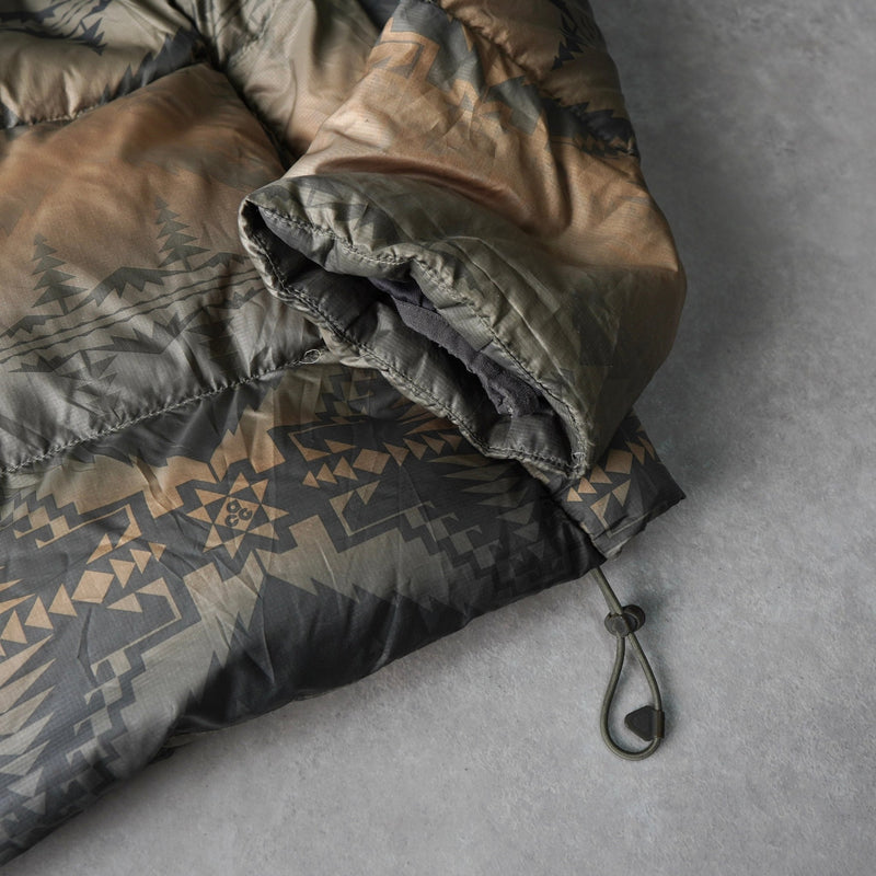 ナイキ エーシージー カモ柄 リアルツリー フーデッド ダウンジャケット カーキ - NEWSED