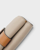 ロエベ トライフォールド レザー 三つ折り財布 ベージュ ピンク - NEWSED