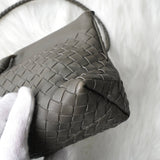 ボッテガ ヴェネタ イントレチャート レザー がま口 ハンドバッグ グレー - NEWSED