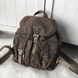 プラダ ポコノ テスート ナイロン ミニバックパック リュックサック 三角プレート カーキ グレー - NEWSED