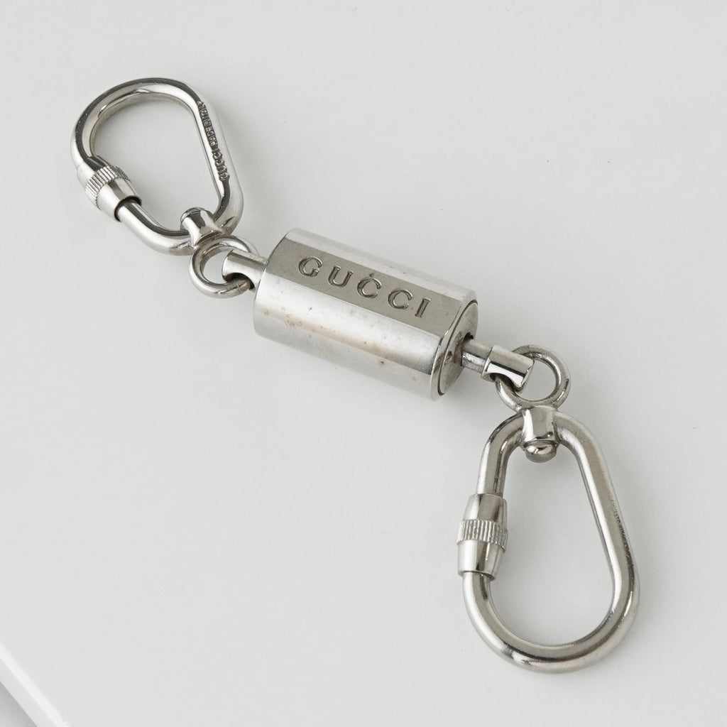 新品未使用　グッチ　シルバー　ストラップ グッチ ロゴ ダブル カラビナ キーホルダー ストラップ シルバー スマホアクセサリー