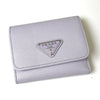 プラダ トライアングルロゴ サフィアーノレザー 二つ折り財布 パープル