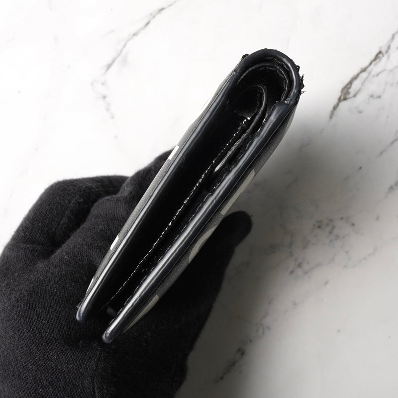 メゾン マルジェラ カレンダーロゴ レザー 二つ折り財布 コンパクトウォレット ブラック 箱付き - NEWSED