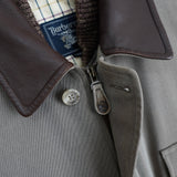 バーバリー フェイクレイヤード レザー襟 ハーフコート ハンティングジャケット ライナー付き グレーカーキ/ブラウン - NEWSED