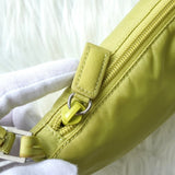 プラダ ポコノ テスート ナイロン ミニバッグ ハンドバッグ ポーチ ライムグリーン - NEWSED