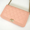 CHANEL Boy Chanel Matelasse Caviar 皮革链条钱包（粉色）