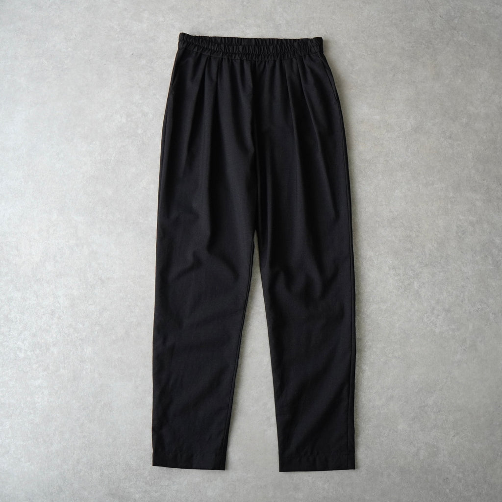 メゾンキツネ 薄手 ツータック イージースラックス ブラック