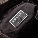 プラダ ポコノ テスート ナイロン ミニバックパック リュックサック 三角プレート カーキ グレー - NEWSED