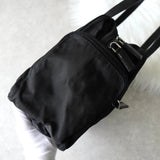プラダ ポコノ テスート ナイロン / レザー セミショルダーバッグ トライアングルロゴ ブラック - NEWSED