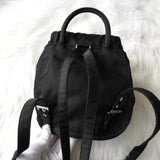 プラダ ポコノ テスート ナイロン ミニリュックサック トライアングルロゴ ブラック - NEWSED