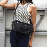 プラダ テスート ポコノ ナイロン サフィアーノレザー トライアングルロゴ ショルダーバッグ ブラック - NEWSED