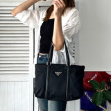 プラダ ポコノ テスート ナイロン サフィアーノレザー 三角プレート トートバッグ ブラック - NEWSED