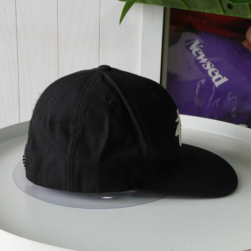 ステューシー ロゴ キャップ ブラック - NEWSED