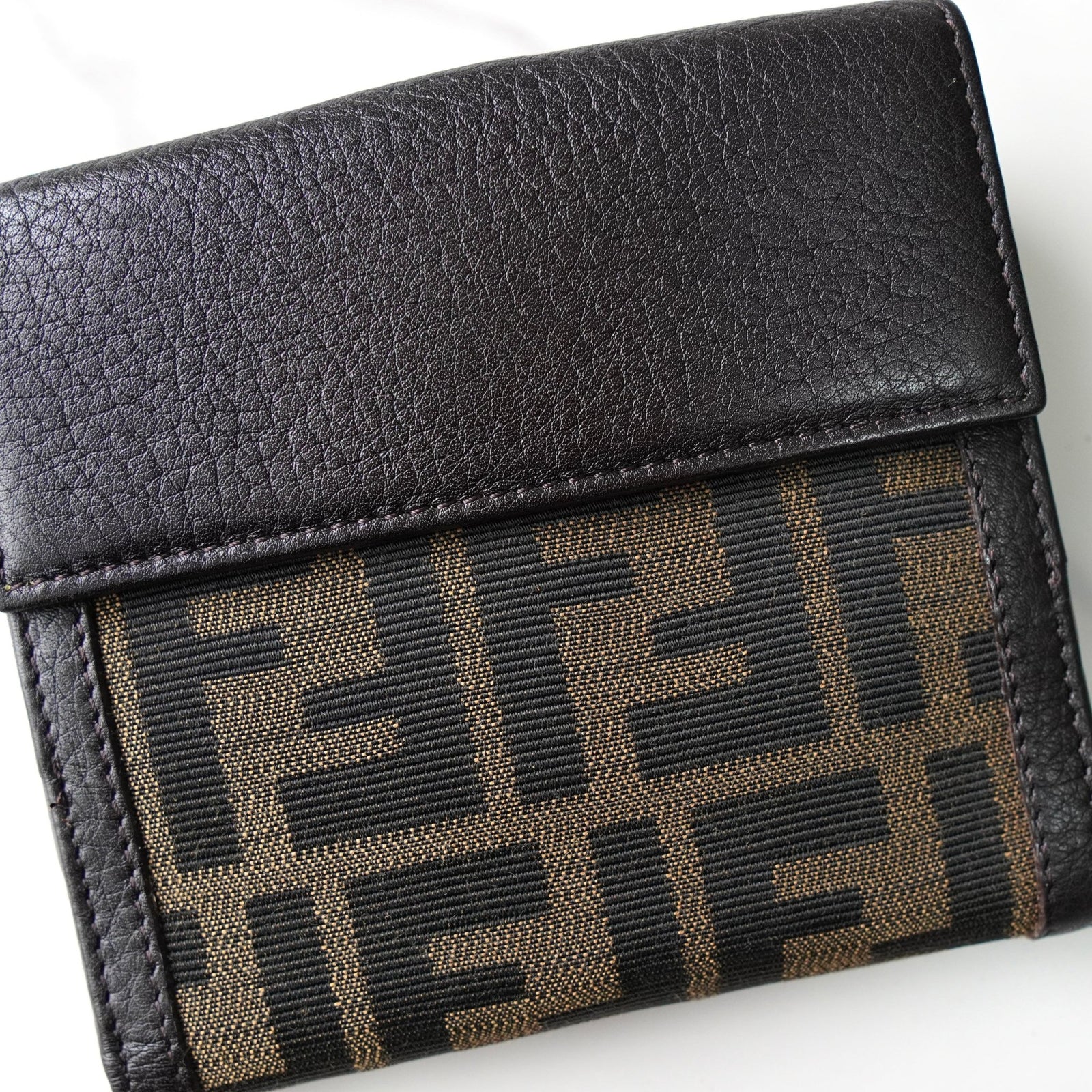 Fendi Zucca Canvas/Leather Bi-fold Wallet Brown | ブランド古着を