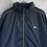 ラコステ スポーツ バイカラー ナイロンジャケット ブルゾン ロゴパッチ ネイビー/グレージュ - NEWSED
