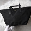 Prada 黑色尼龙托特包