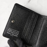 メゾン マルジェラ カレンダーロゴ レザー 二つ折り財布 コンパクトウォレット ブラック 箱付き - NEWSED