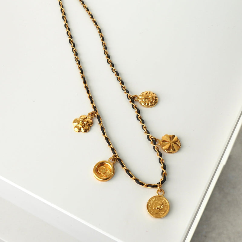 シャネルココマーク コイン クローバー カメリア チョーカー 箱付き - NEWSED