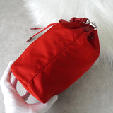 プラダ ポコノ テスート ナイロン レザー 巾着バッグ ミニ ハンドバッグ ポーチ レッド - NEWSED