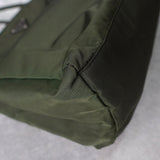 プラダ ポコノ テスート ナイロン 三角プレート トートバッグ ハンドバッグ カーキ - NEWSED