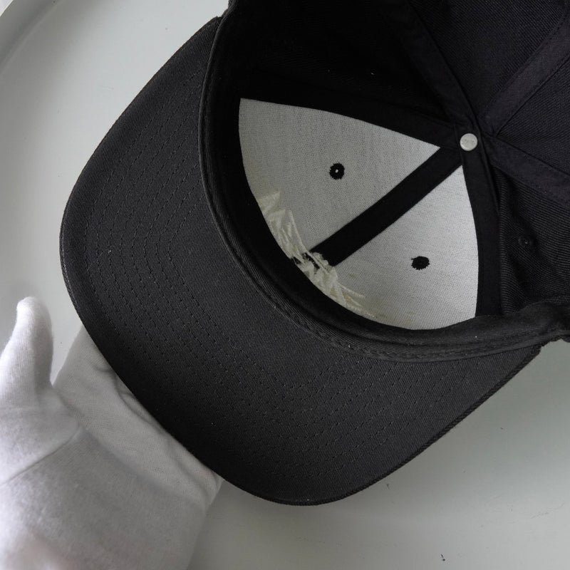 ステューシー ロゴ キャップ ブラック - NEWSED