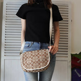 コーチ シグネチャー キャンバス ショルダーバッグ ベージュ - NEWSED