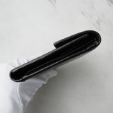 プラダ サフィアーノレザー トライアングルロゴ 三つ折り財布 ブラック - NEWSED