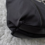 プラダ ポコノ テスート ナイロン サフィアーノレザー 三角プレート トートバッグ ブラック - NEWSED