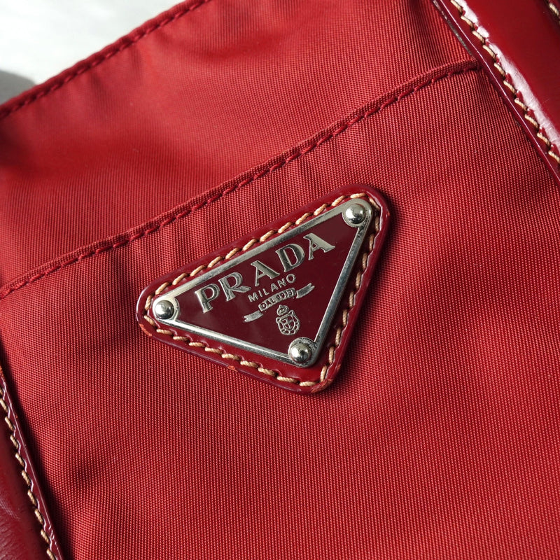 プラダ ハンドバッグ レッド - NEWSED