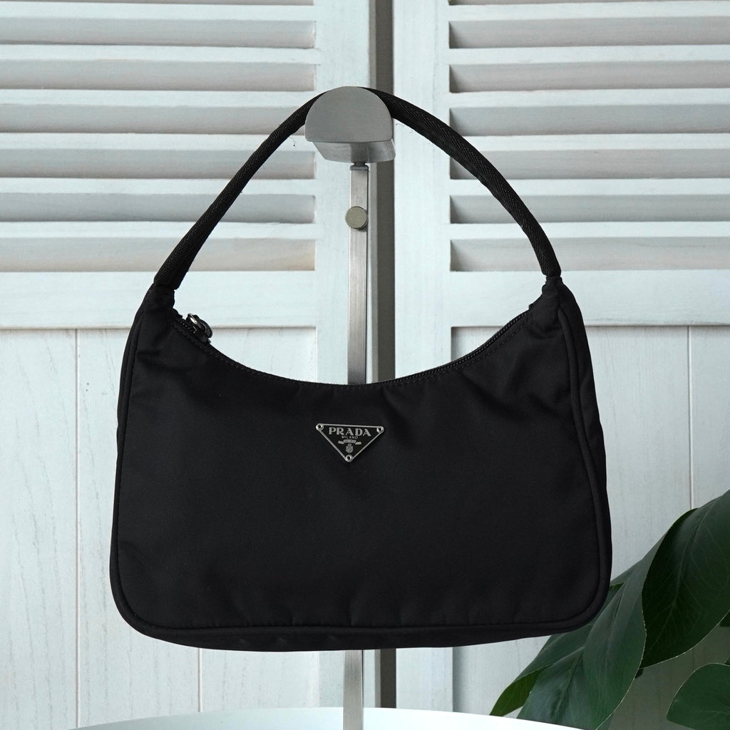 プラダ ミニ ハンドバッグ ブラック