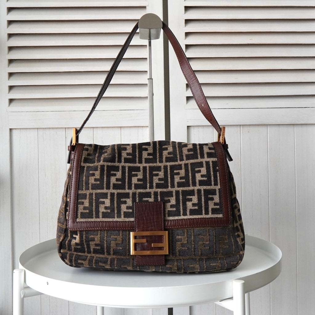 Fendi Mamma Bucket Zucca Pile 单肩包 棕色